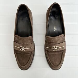 Chanel Suede CC Mocassin Loafers Brown Taupe Gray Block Heel Shoes 38 Calfskin